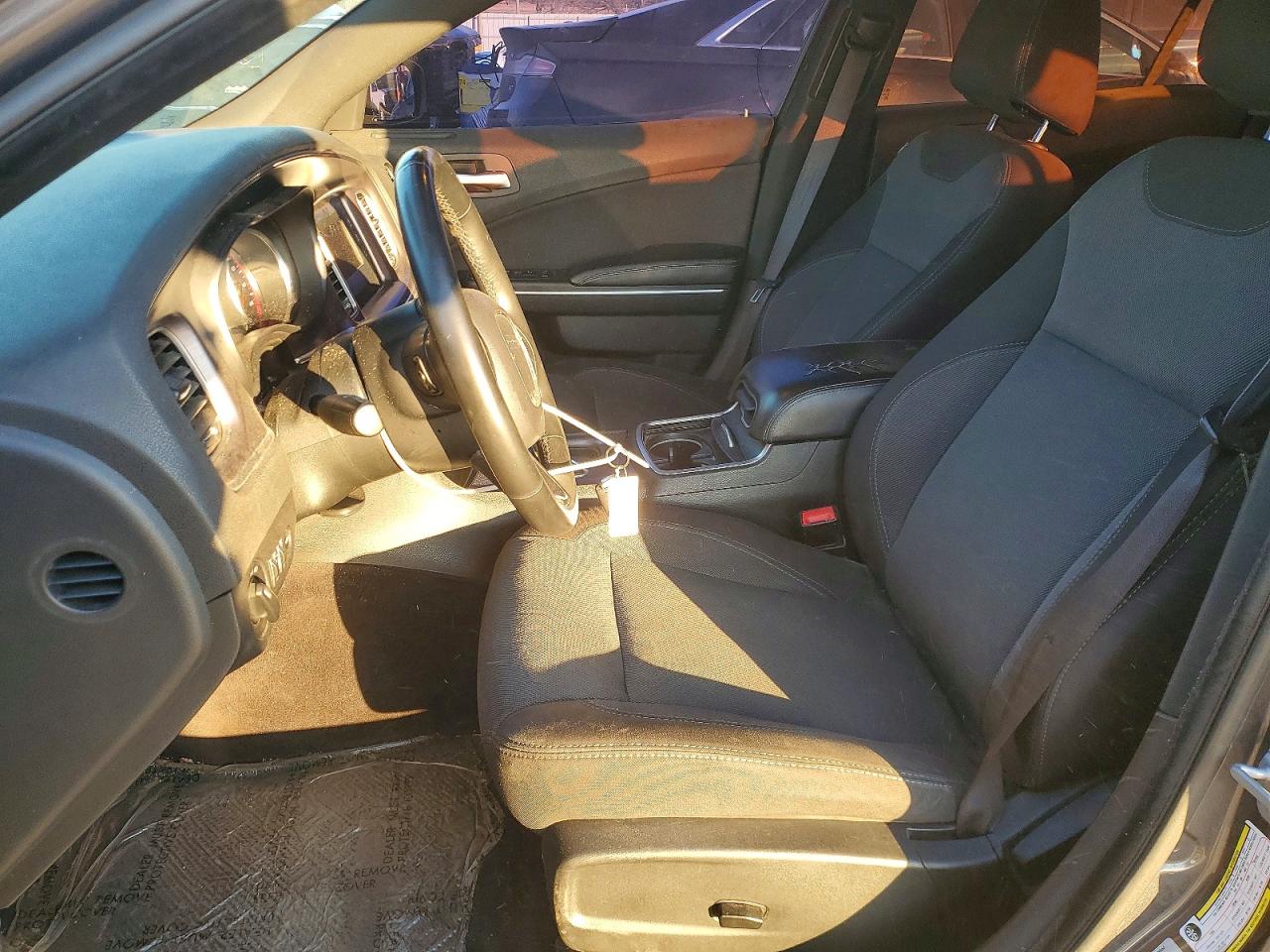 2017 DODGE CHARGER SE photo 13