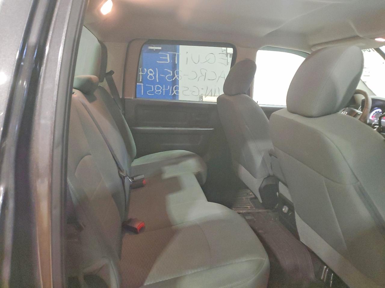 2016 RAM 1500 ST photo 19