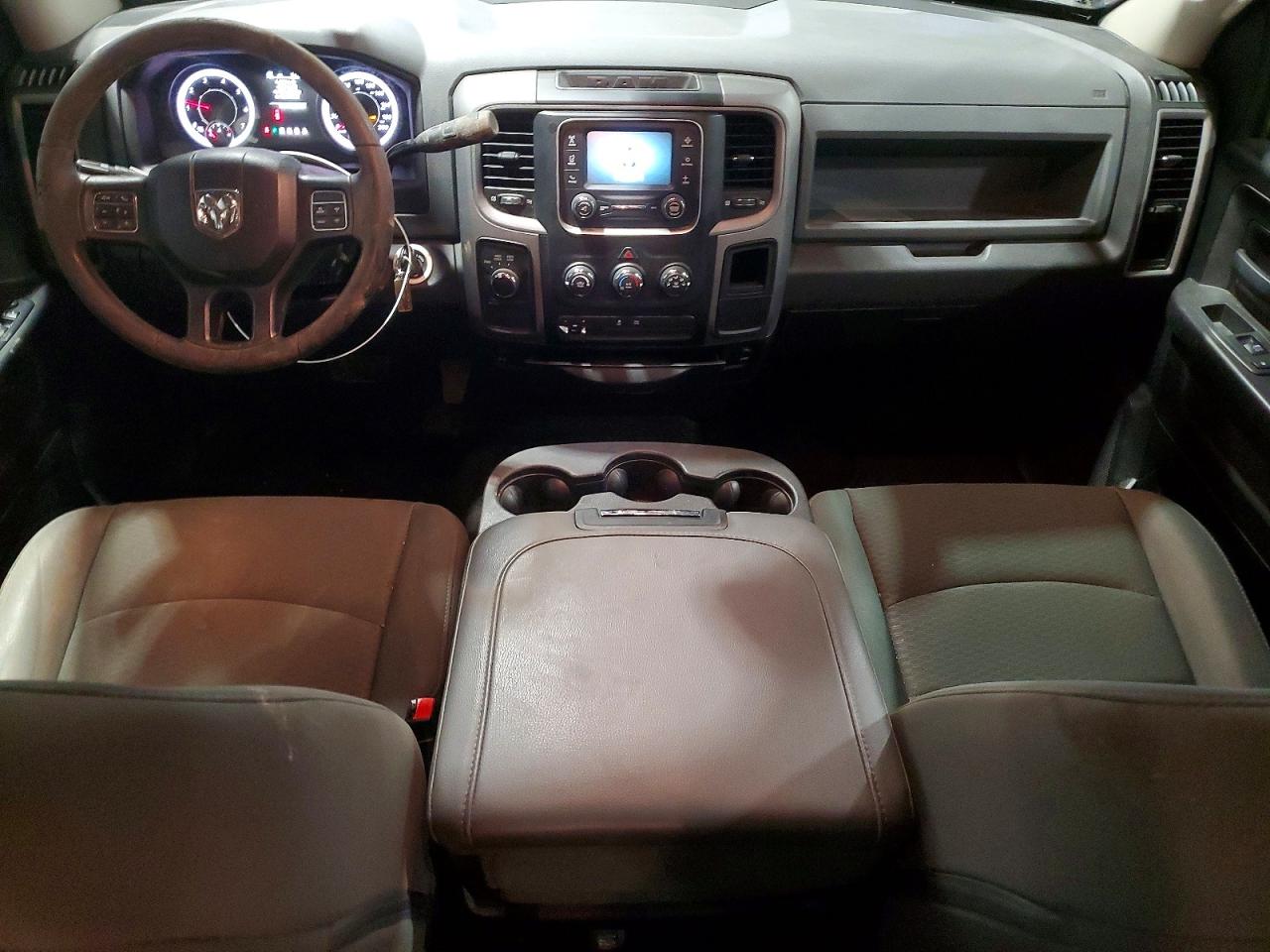 2016 RAM 1500 ST photo 15