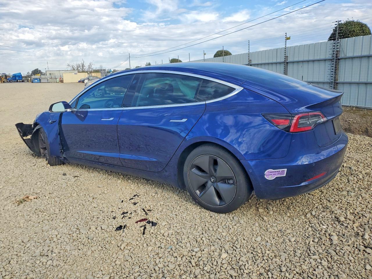 2018 TESLA MODEL 3 photo 3