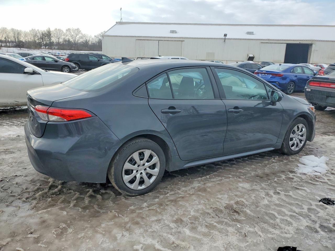 2023 TOYOTA COROLLA LE photo 3