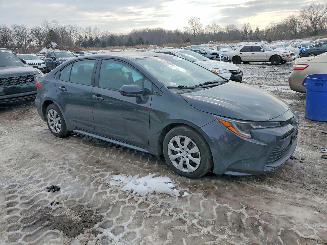 2023 TOYOTA COROLLA LE photo 4