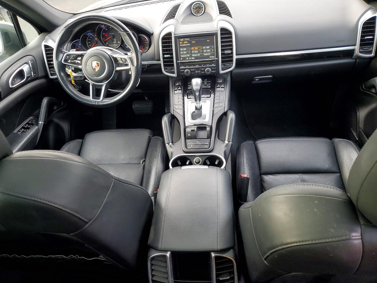 2016 PORSCHE CAYENNE photo 15