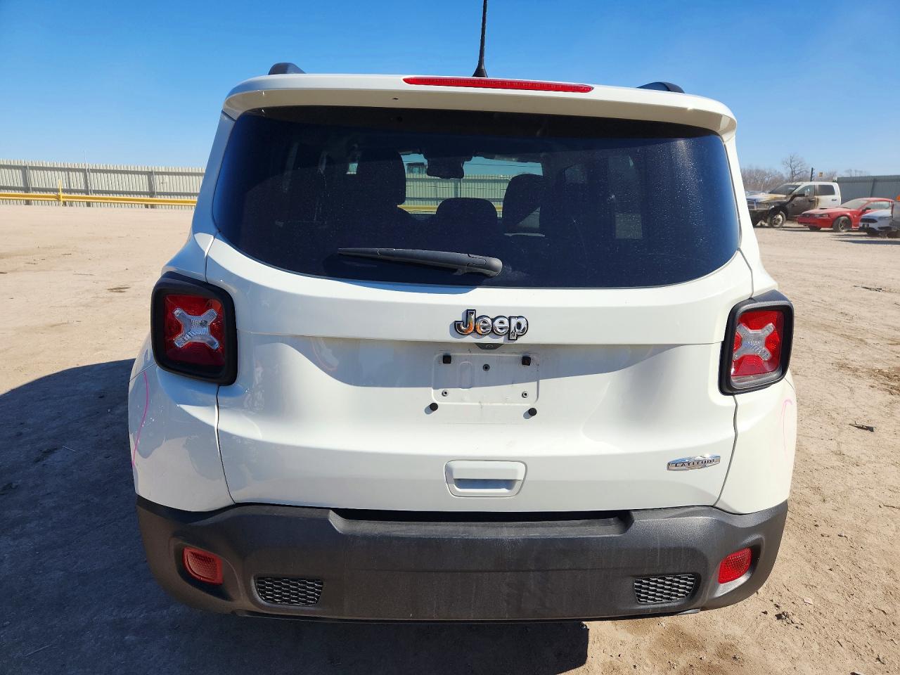2019 JEEP RENEGADE LATITUDE photo 16
