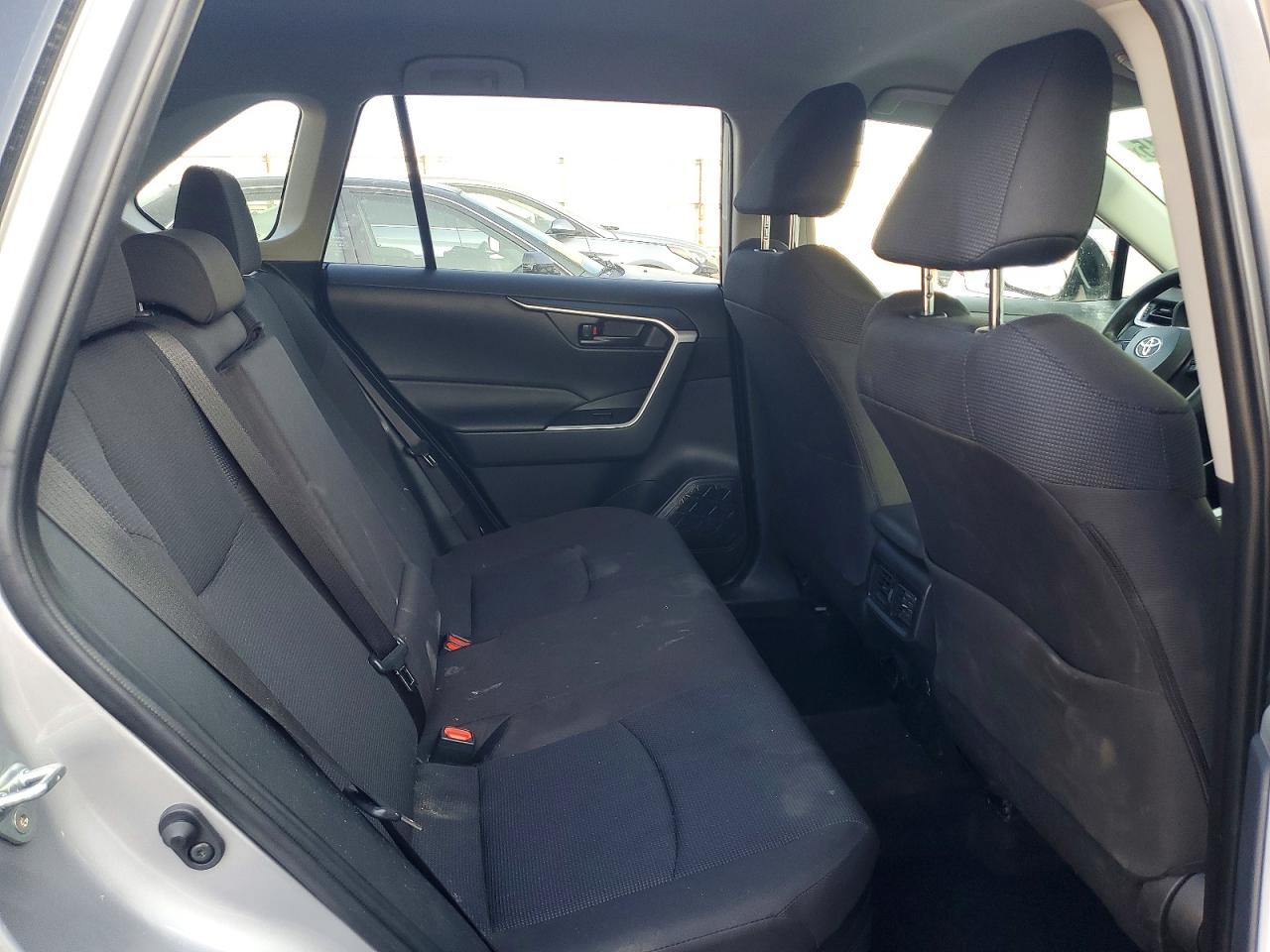 2025 TOYOTA RAV4 LE photo 21