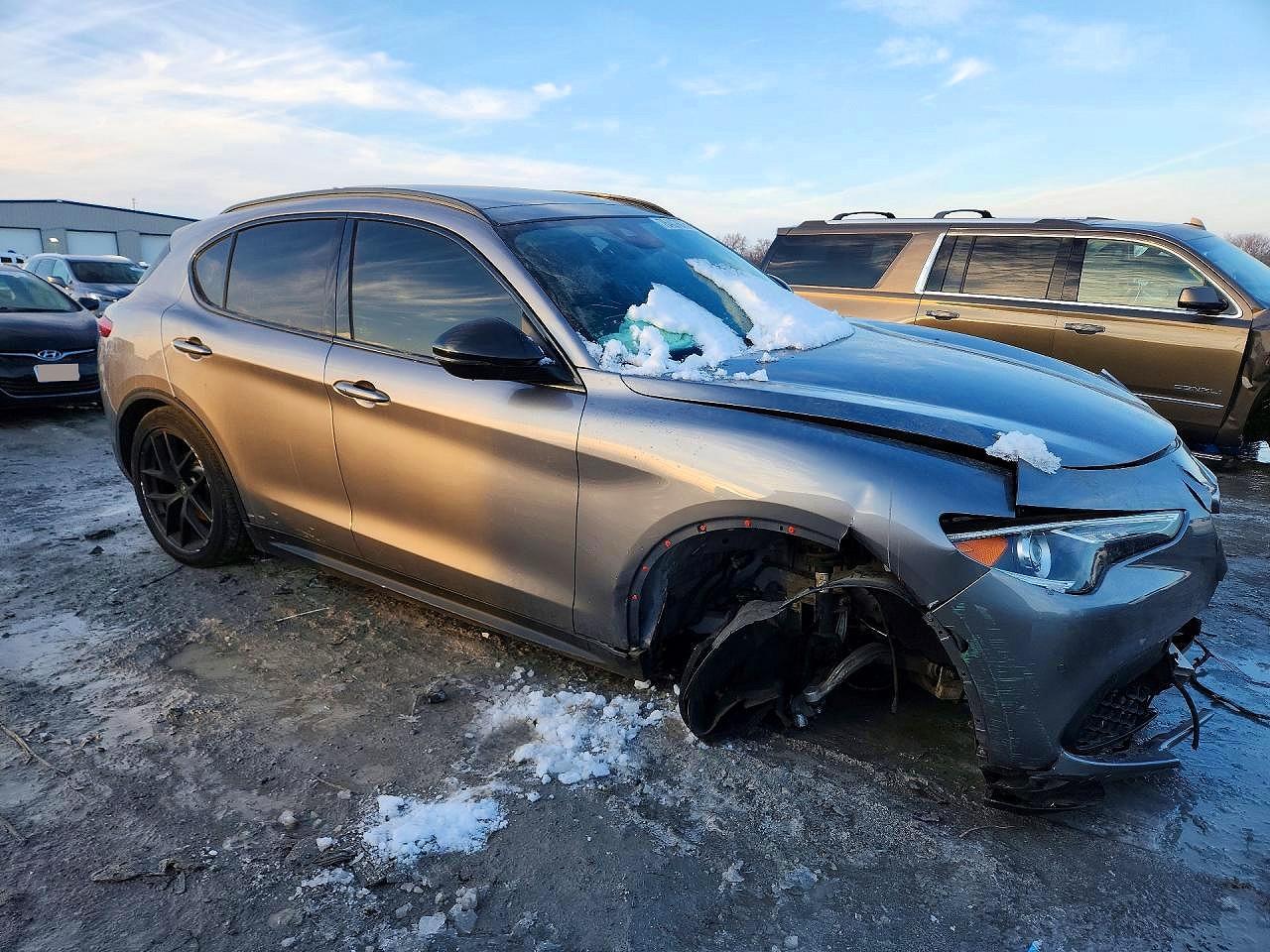 2020 ALFA ROMEO STELVIO photo 4
