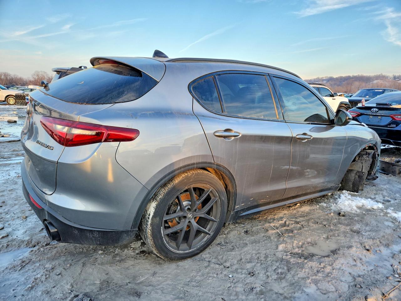 2020 ALFA ROMEO STELVIO photo 3