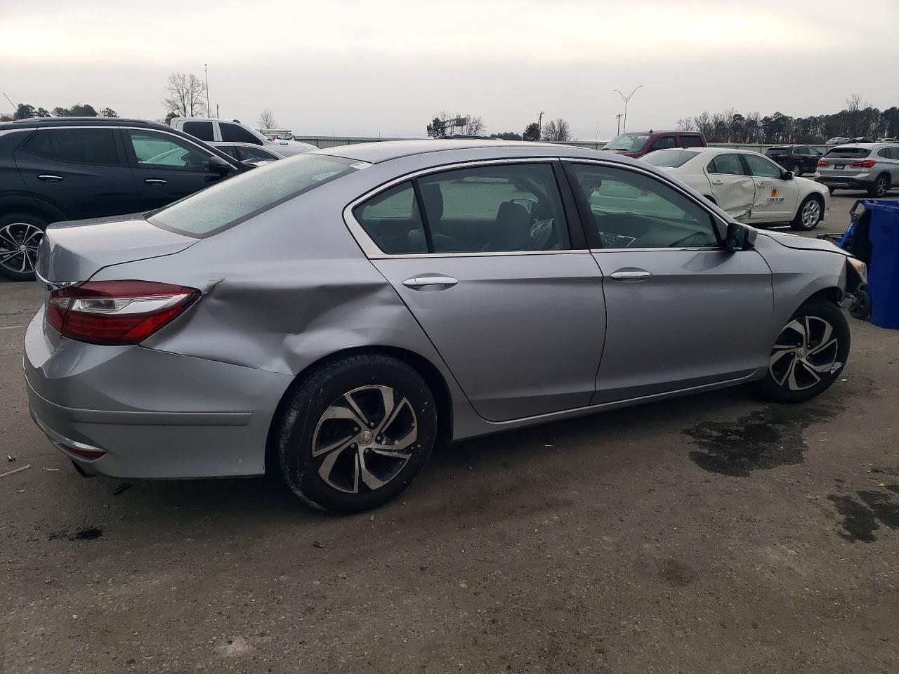2016 HONDA ACCORD LX photo 3