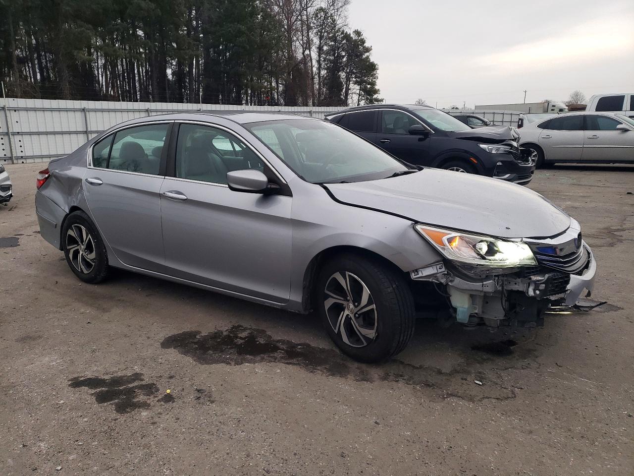 2016 HONDA ACCORD LX photo 4
