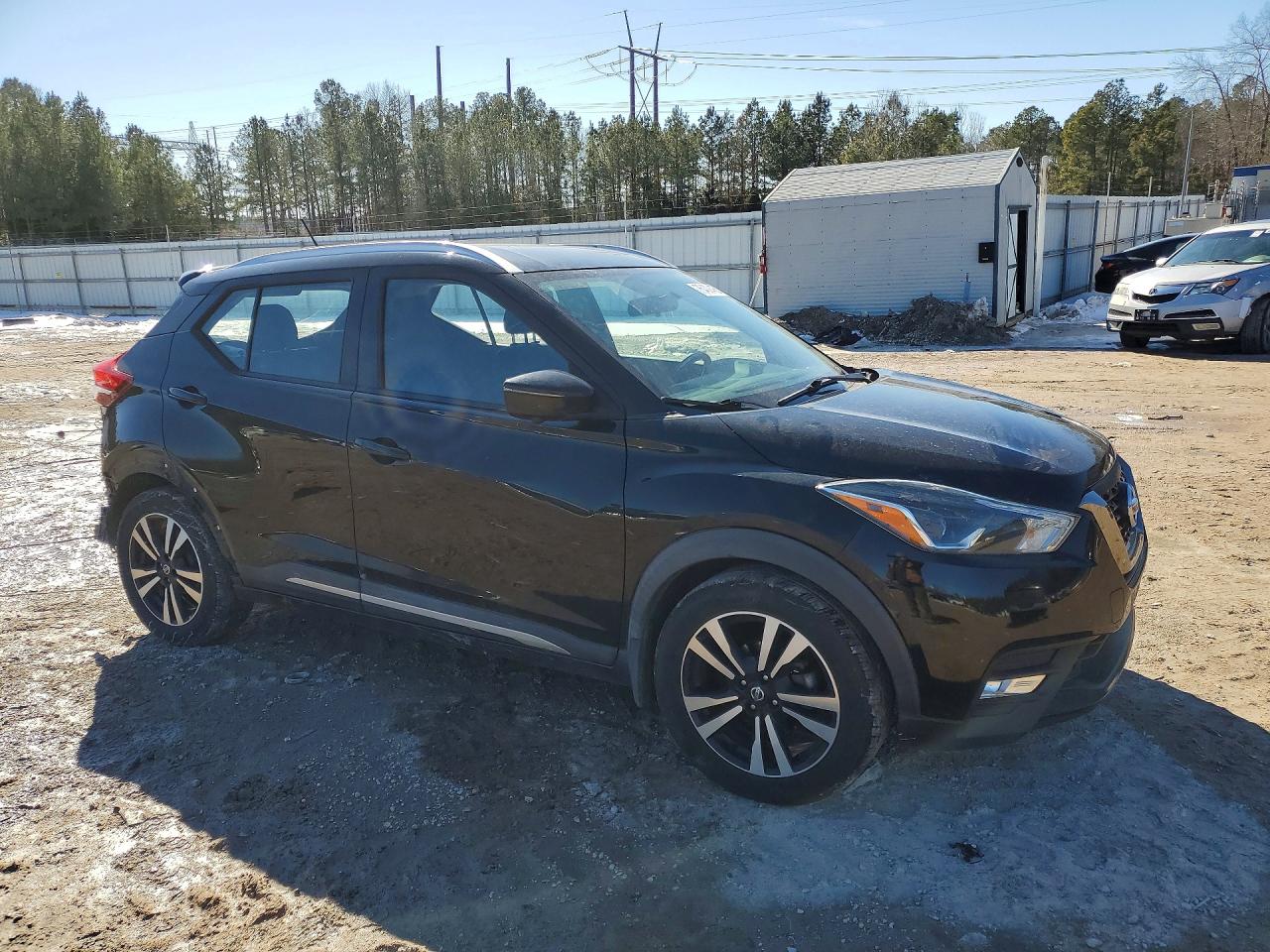 2019 NISSAN KICKS S photo 4