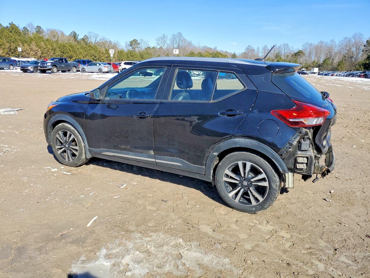 2019 NISSAN KICKS S photo 2