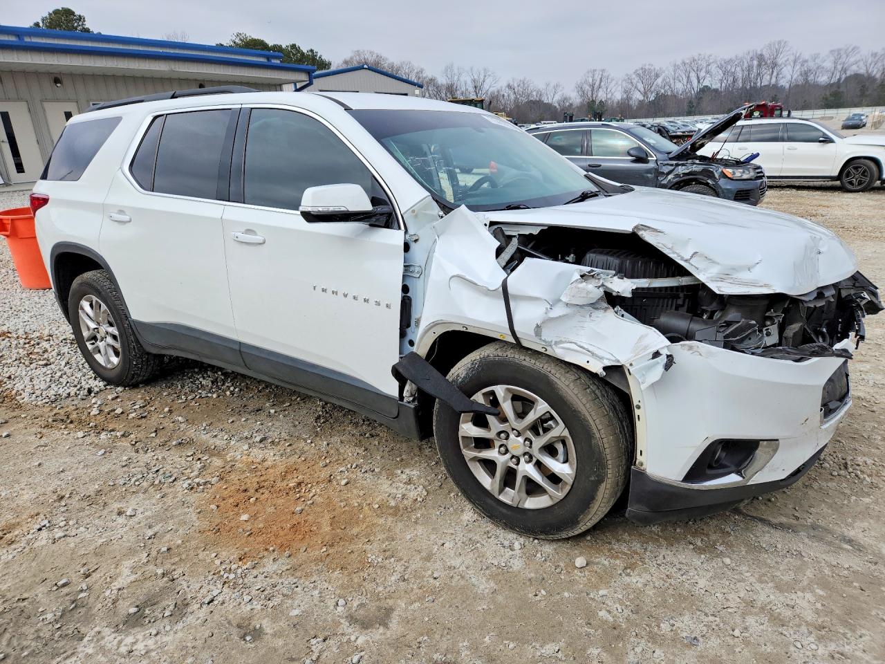 2020 CHEVROLET TRAVERSE LT photo 4