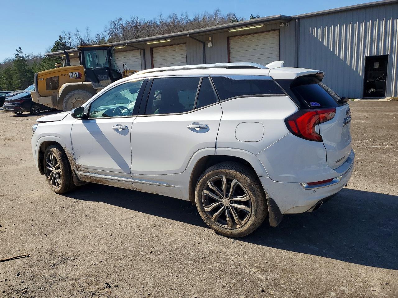 2020 GMC TERRAIN DENALI photo 2