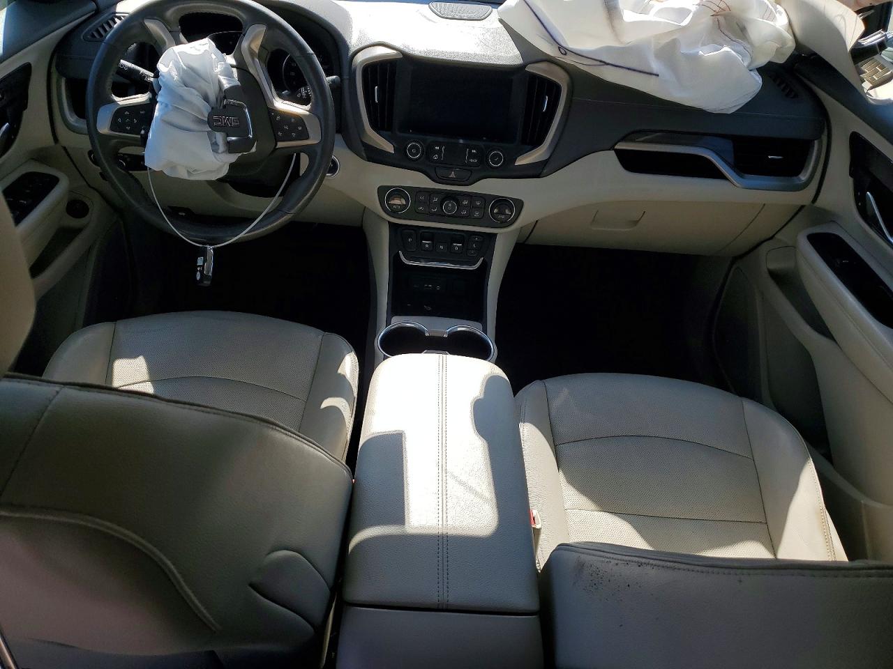 2020 GMC TERRAIN DENALI photo 8