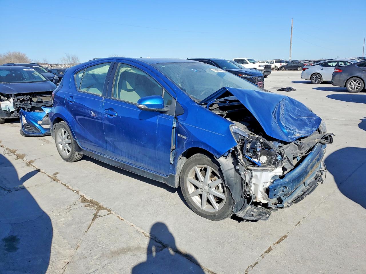 2017 TOYOTA PRIUS C photo 4