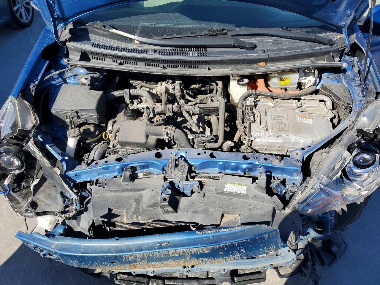 2017 TOYOTA PRIUS C photo 12