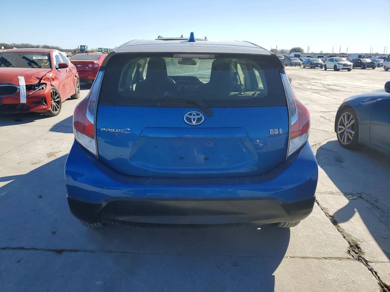 2017 TOYOTA PRIUS C photo 6