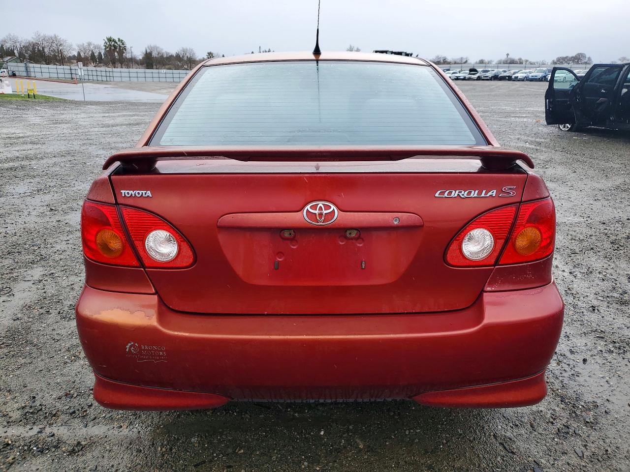 2004 TOYOTA COROLLA photo 6