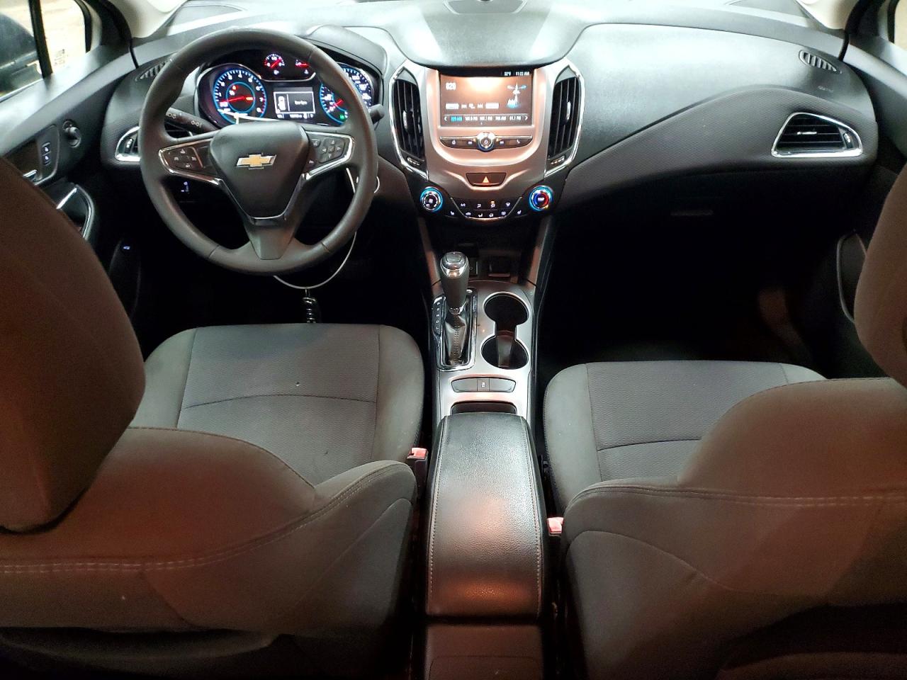 2017 CHEVROLET CRUZE LT photo 8