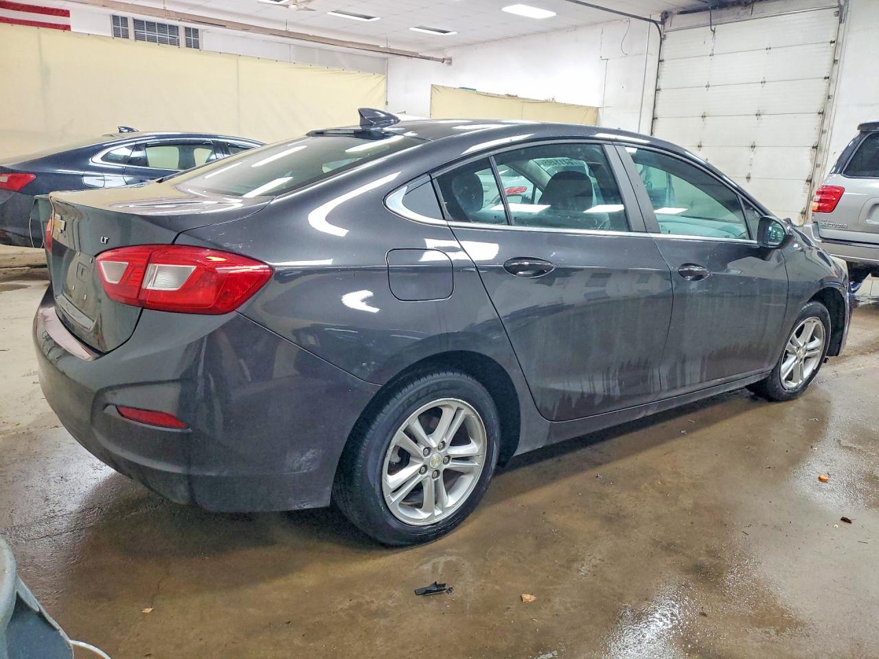 2017 CHEVROLET CRUZE LT photo 3