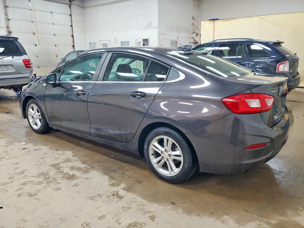 2017 CHEVROLET CRUZE LT photo 2