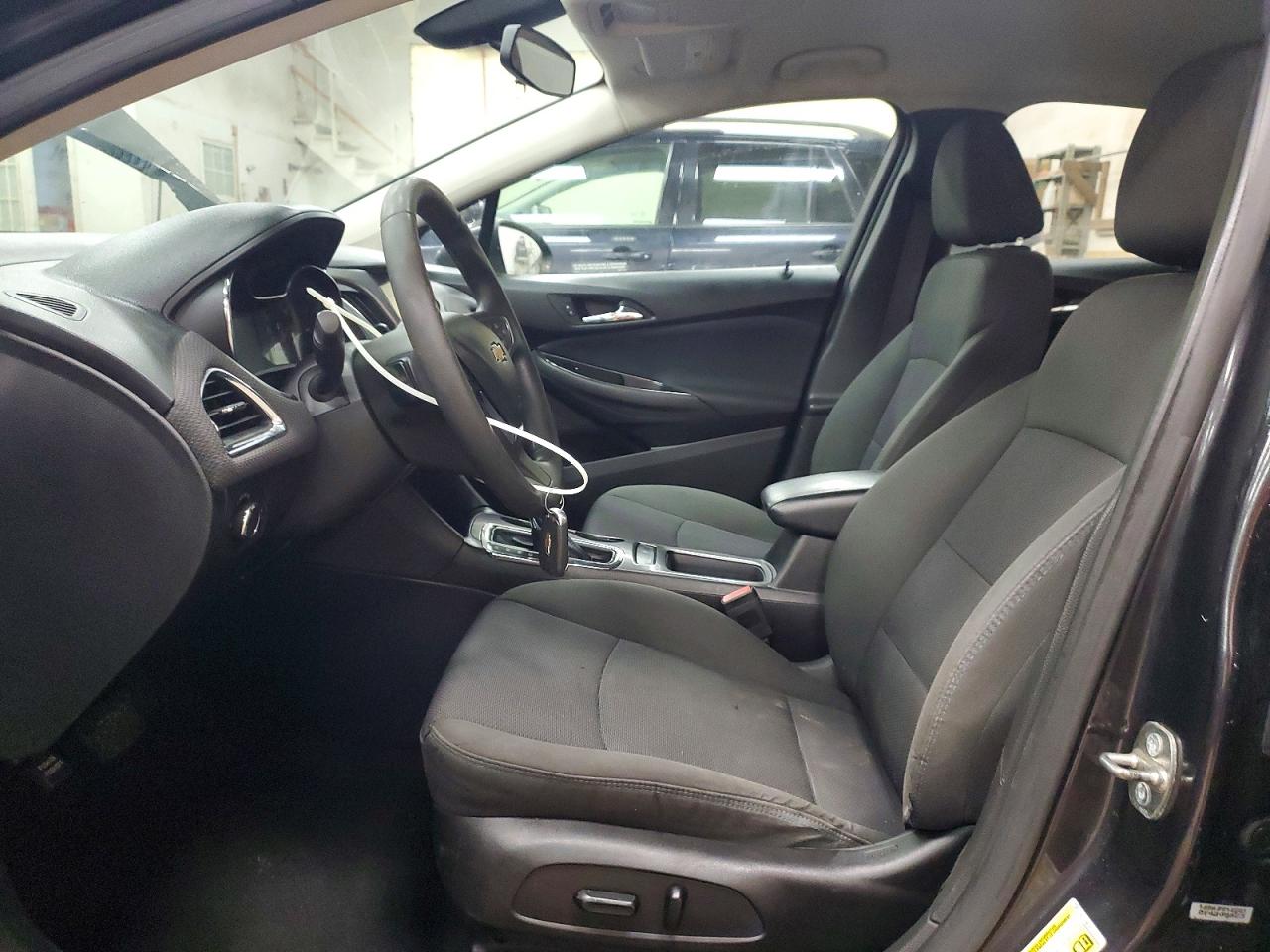 2017 CHEVROLET CRUZE LT photo 7