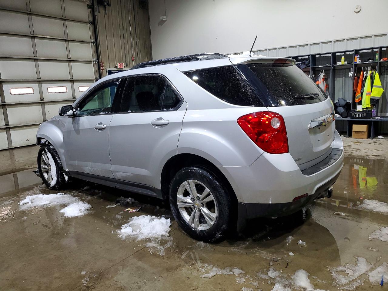 2015 CHEVROLET EQUINOX LT photo 2