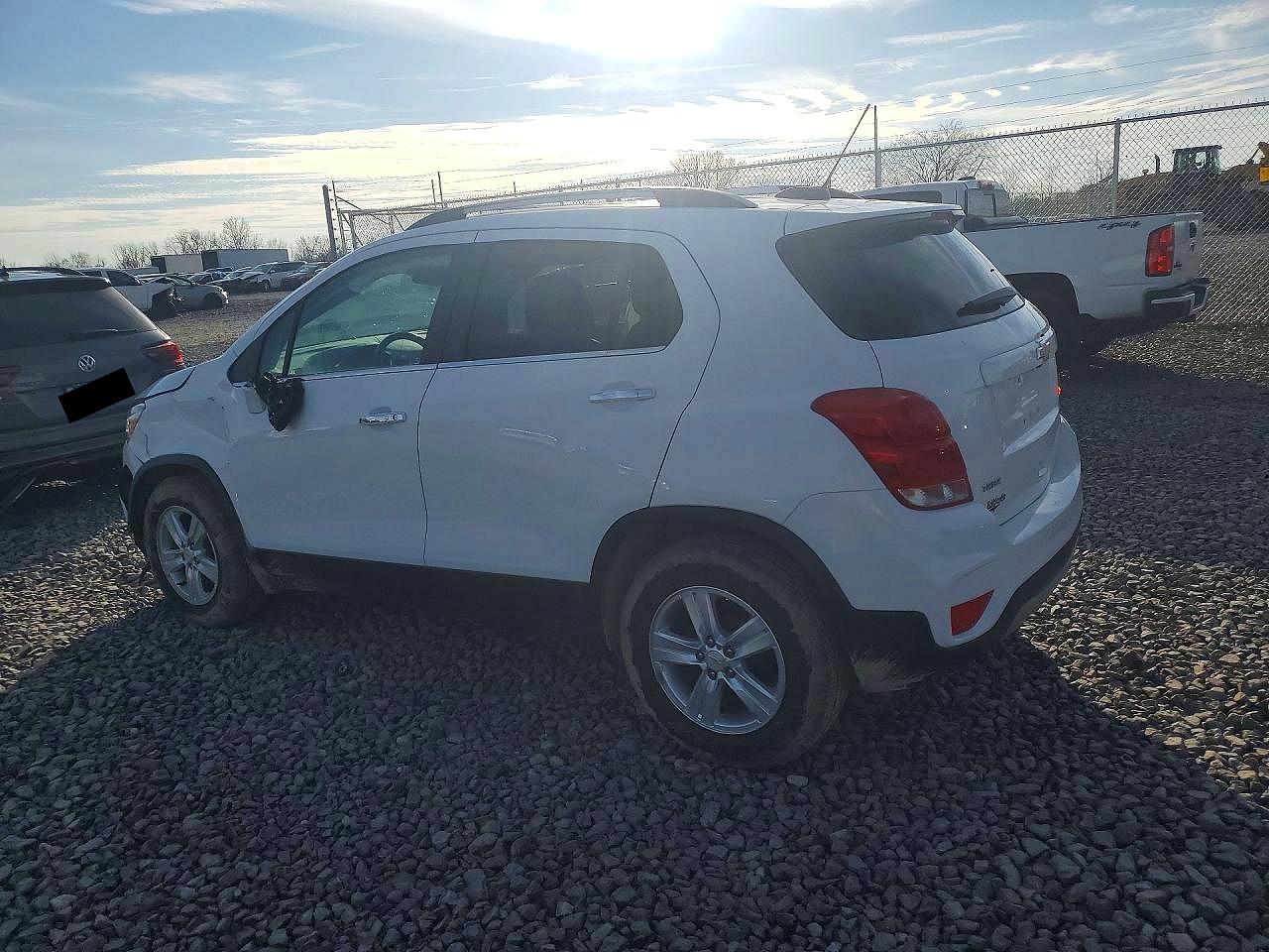 2020 CHEVROLET TRAX 1LT photo 3