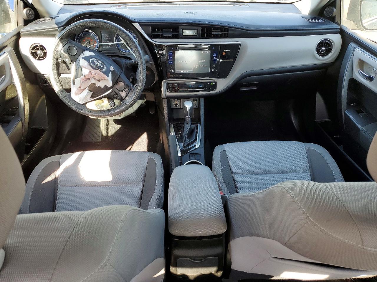 2017 TOYOTA COROLLA L photo 22
