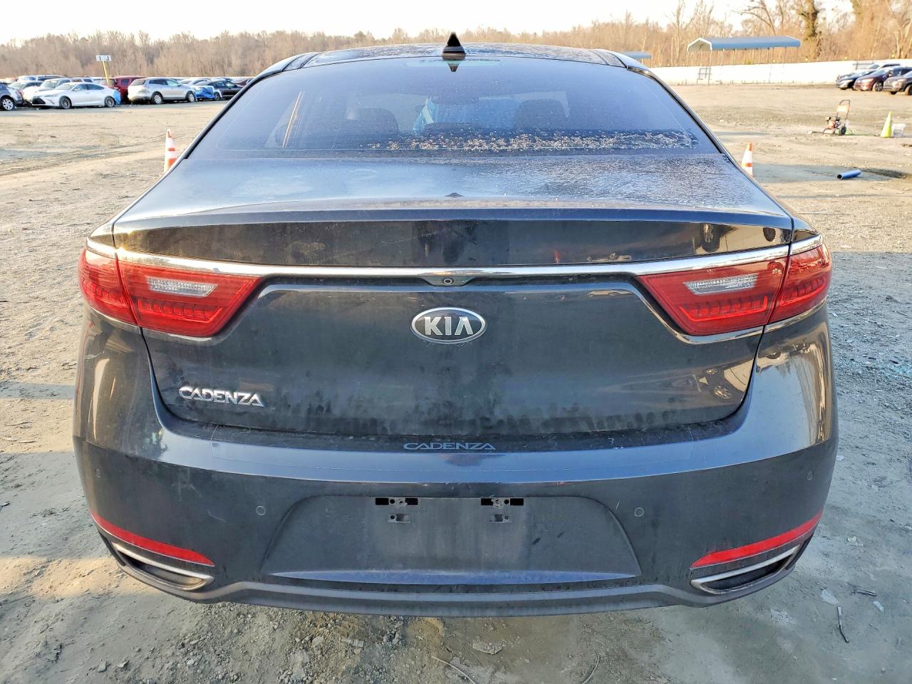 2017 KIA CADENZA PREMIUM photo 6