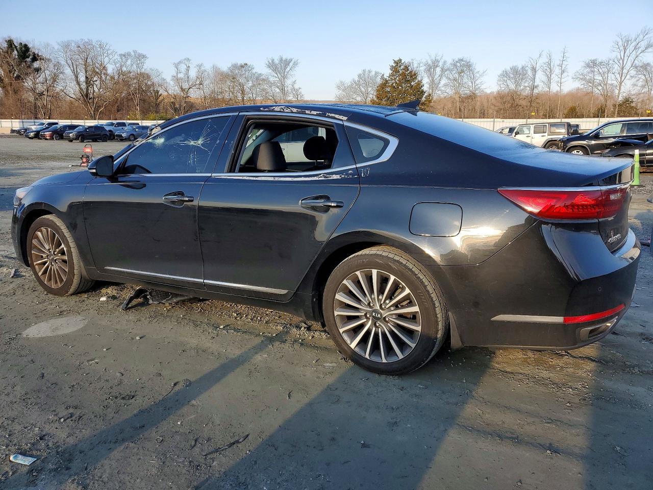 2017 KIA CADENZA PREMIUM photo 2