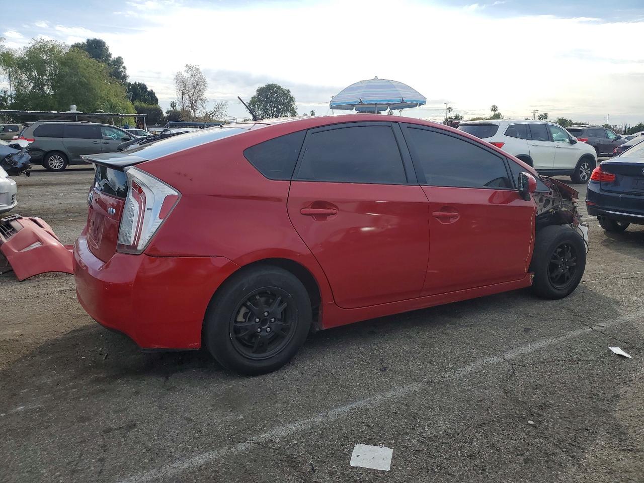2015 TOYOTA PRIUS photo 3