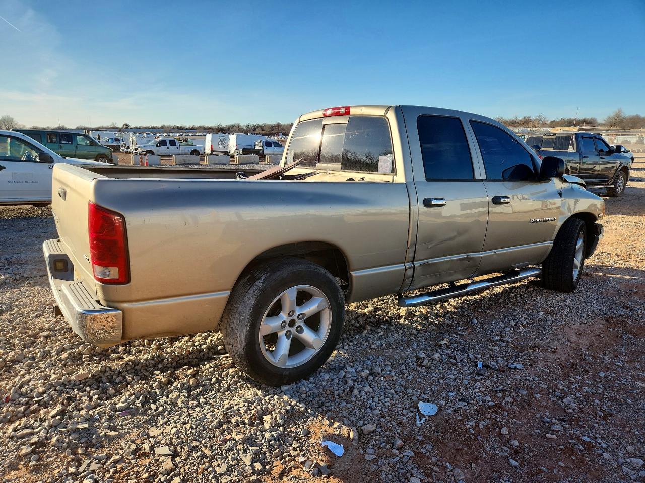 2004 DODGE RAM 1500 ST photo 3