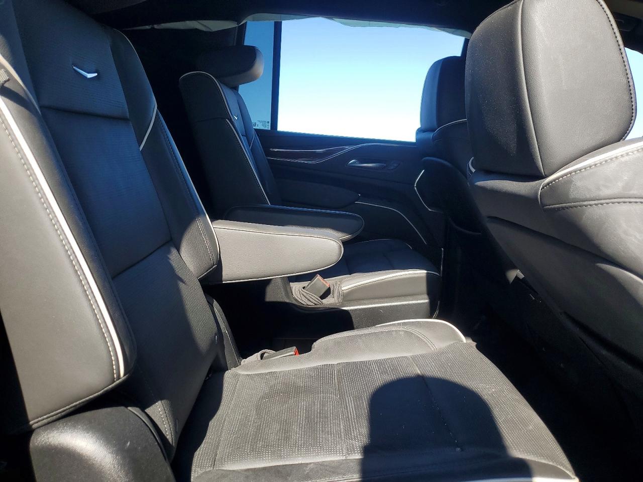 2024 CADILLAC ESCALADE ESV PREMIUM LUXURY photo 11