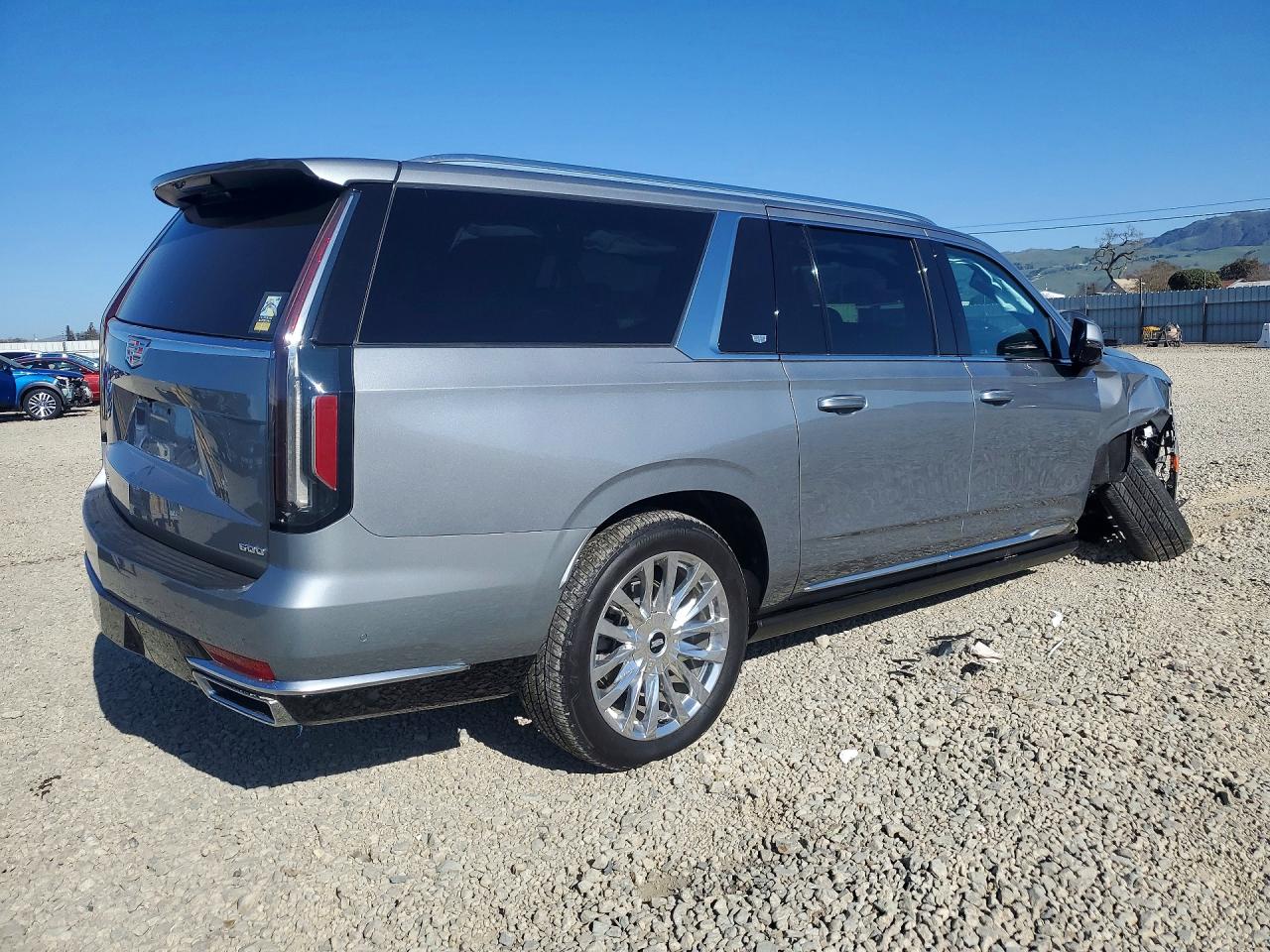 2024 CADILLAC ESCALADE ESV PREMIUM LUXURY photo 3