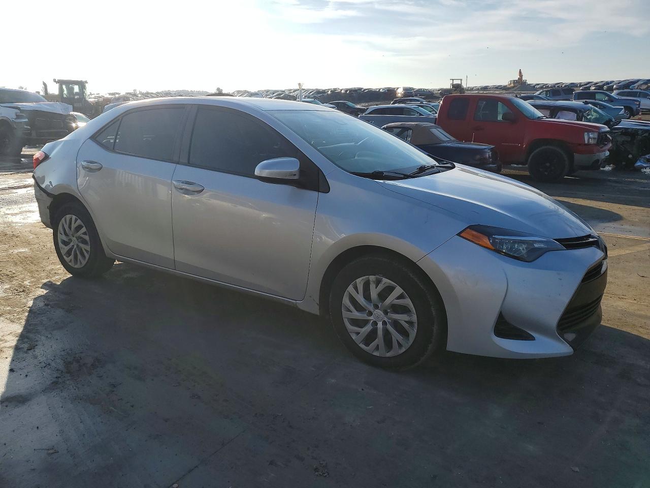 2018 TOYOTA COROLLA L photo 4
