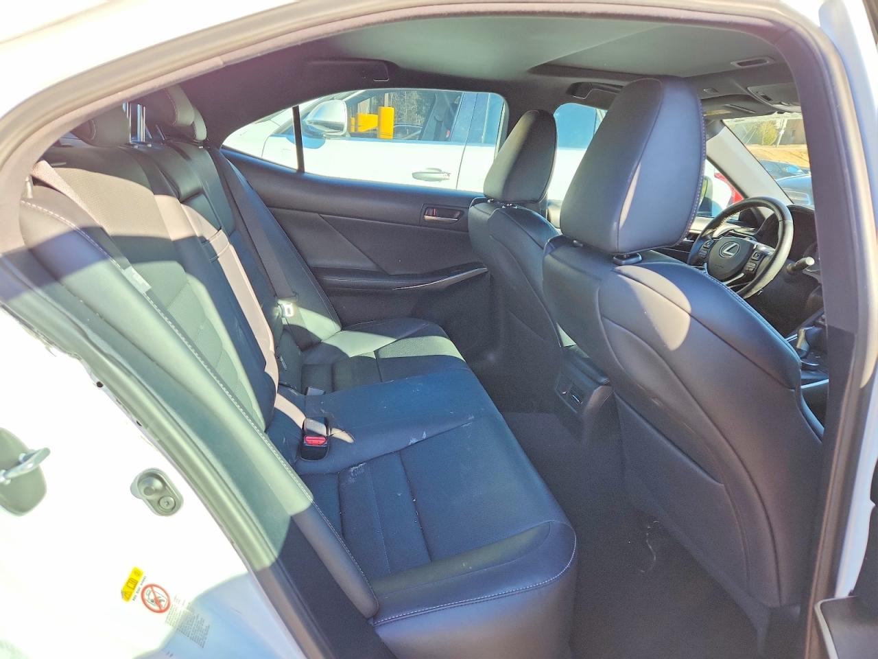 2019 LEXUS IS photo 10