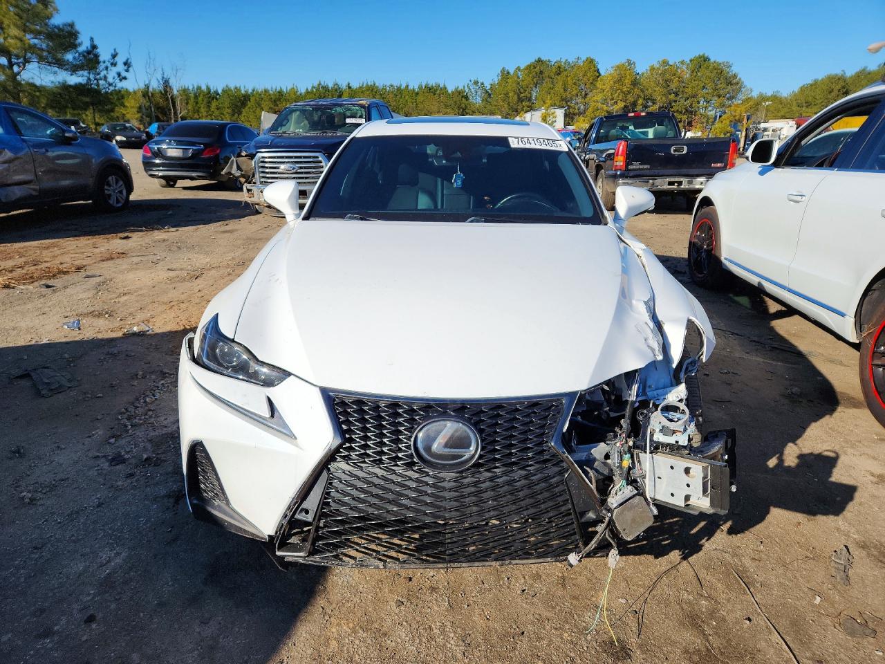 2019 LEXUS IS photo 5