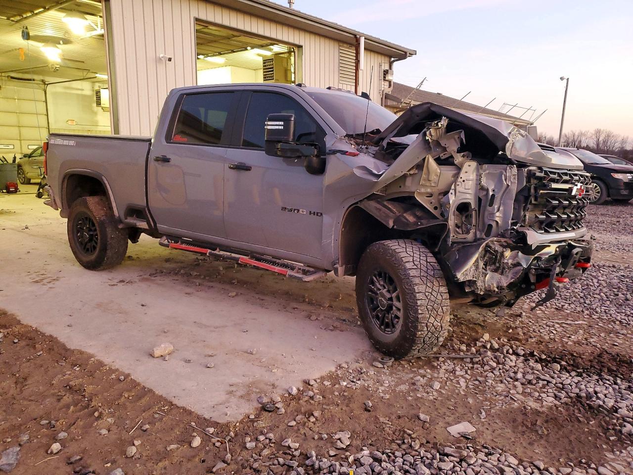 2025 CHEVROLET SILVERADO K2500 ZR2 photo 4