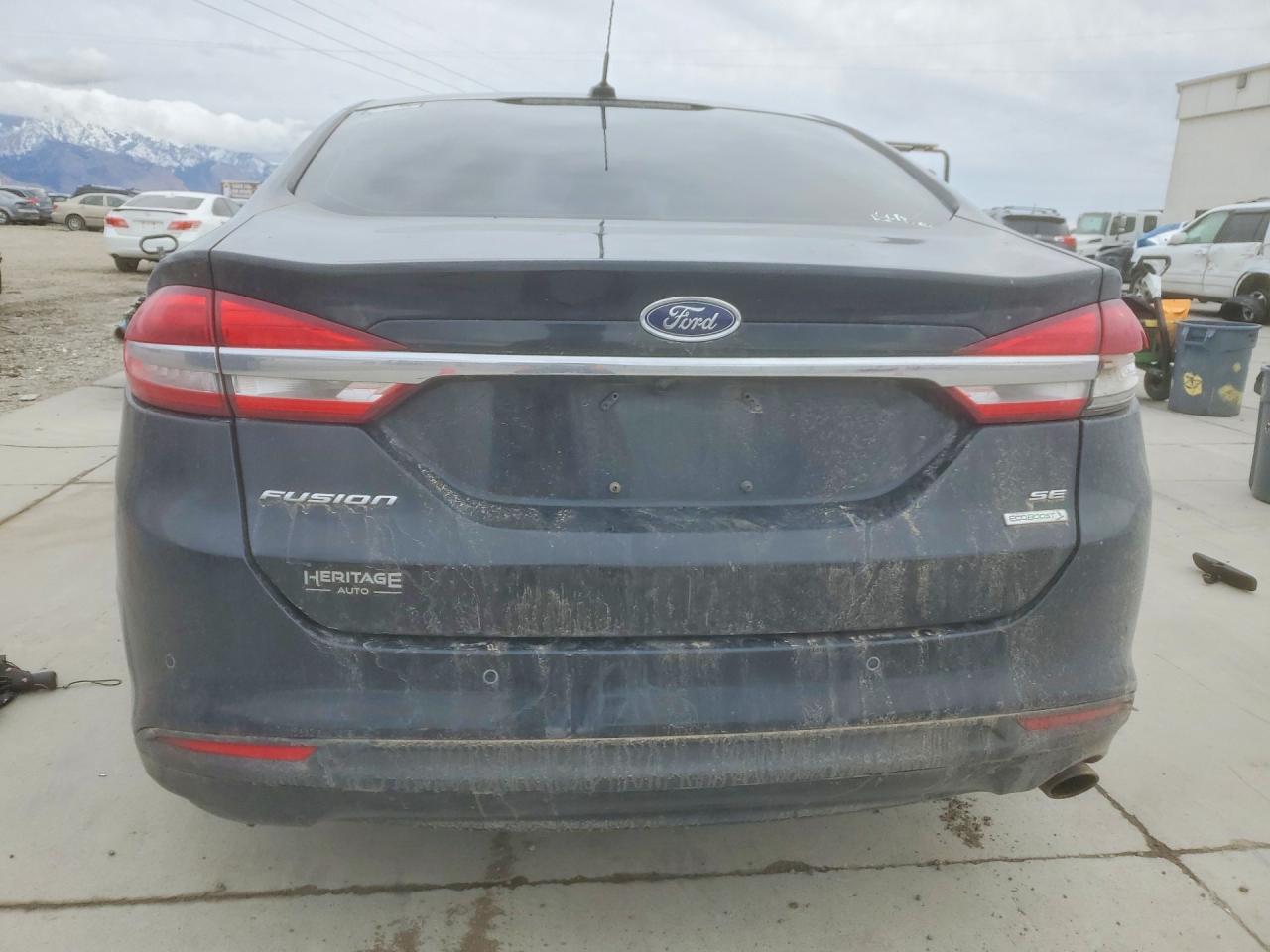 2017 FORD FUSION SE photo 11
