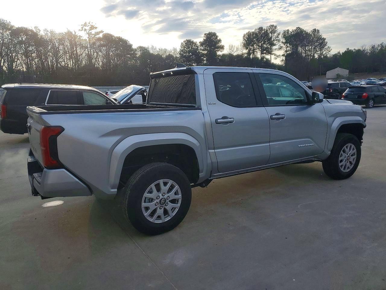 2025 TOYOTA TACOMA DOUBLE CAB photo 5