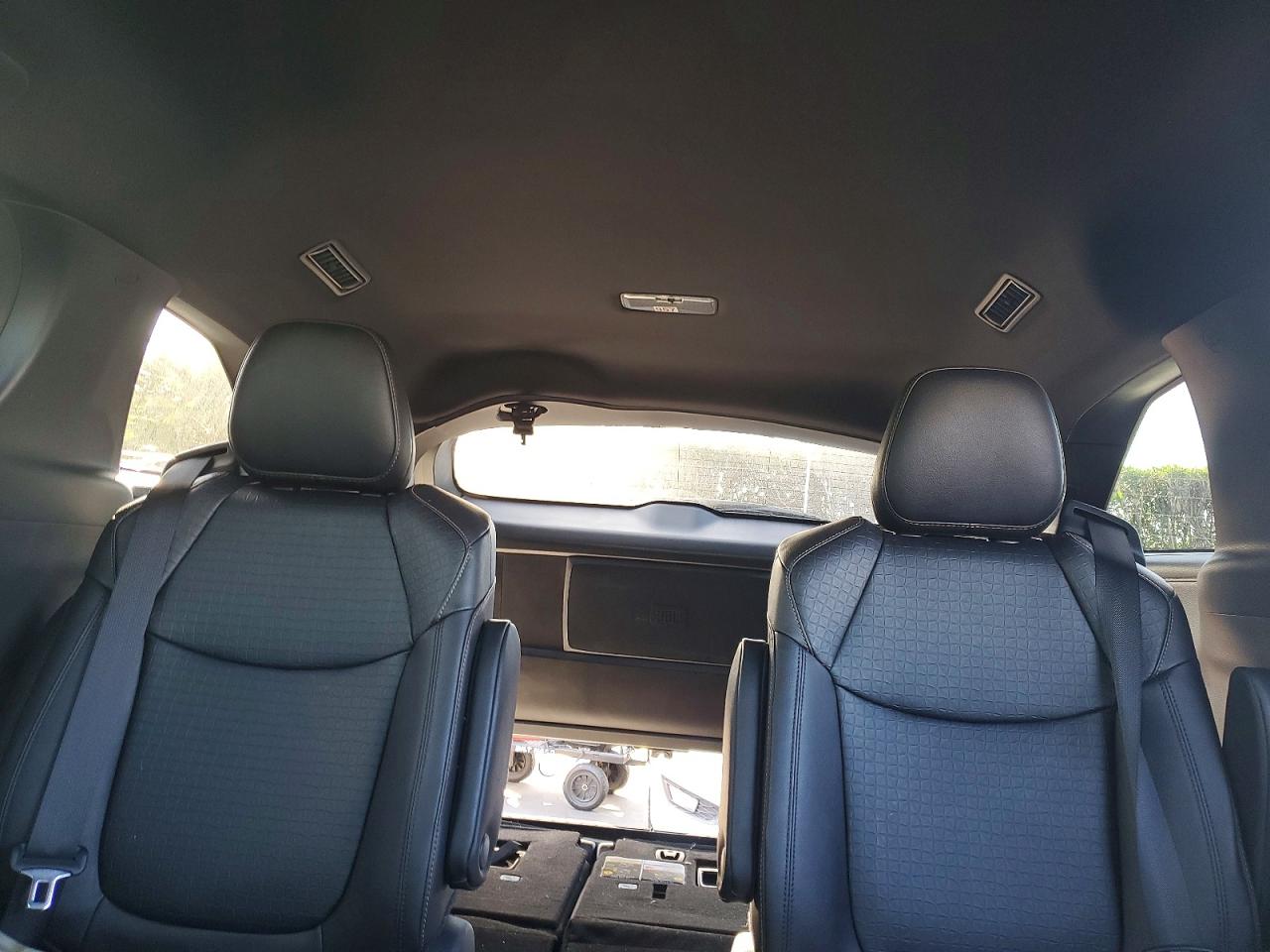 2025 TOYOTA SIENNA XSE photo 10