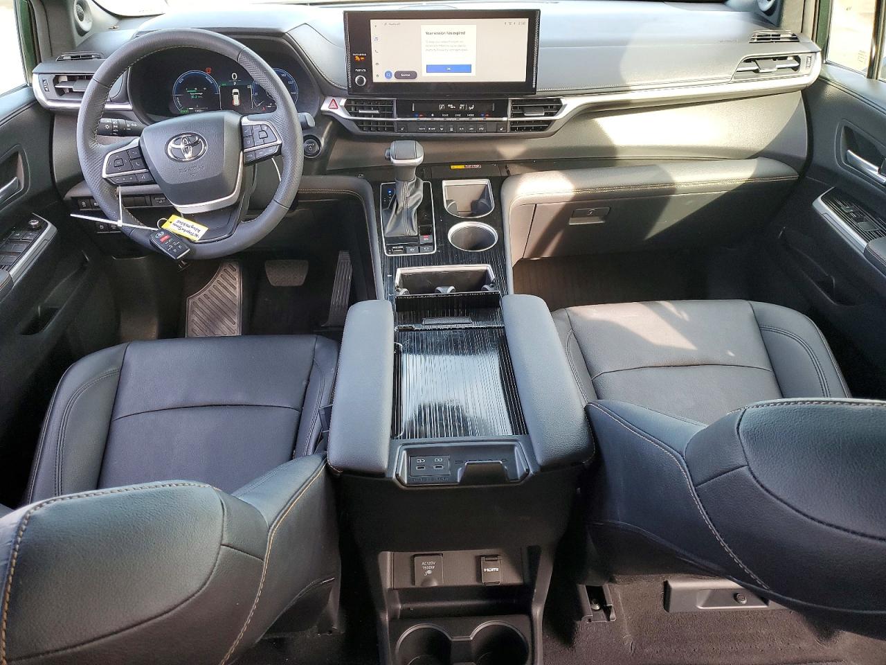 2025 TOYOTA SIENNA XSE photo 8