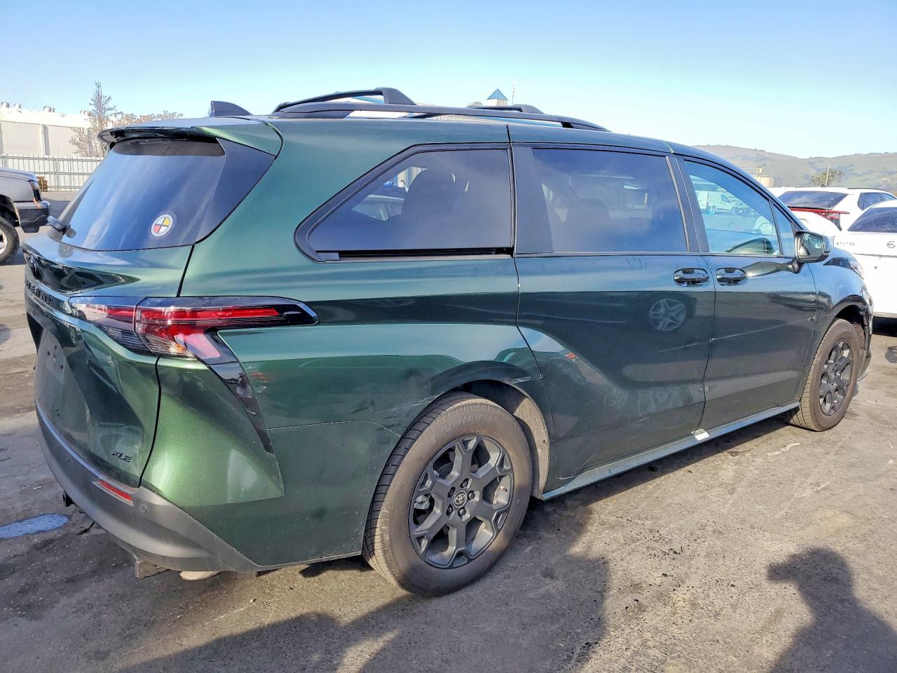 2025 TOYOTA SIENNA XSE photo 3