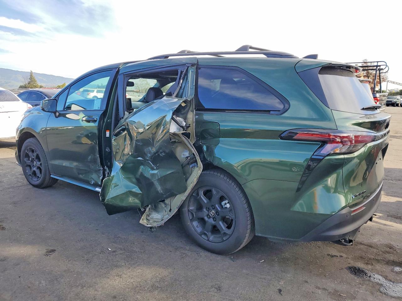 2025 TOYOTA SIENNA XSE photo 2