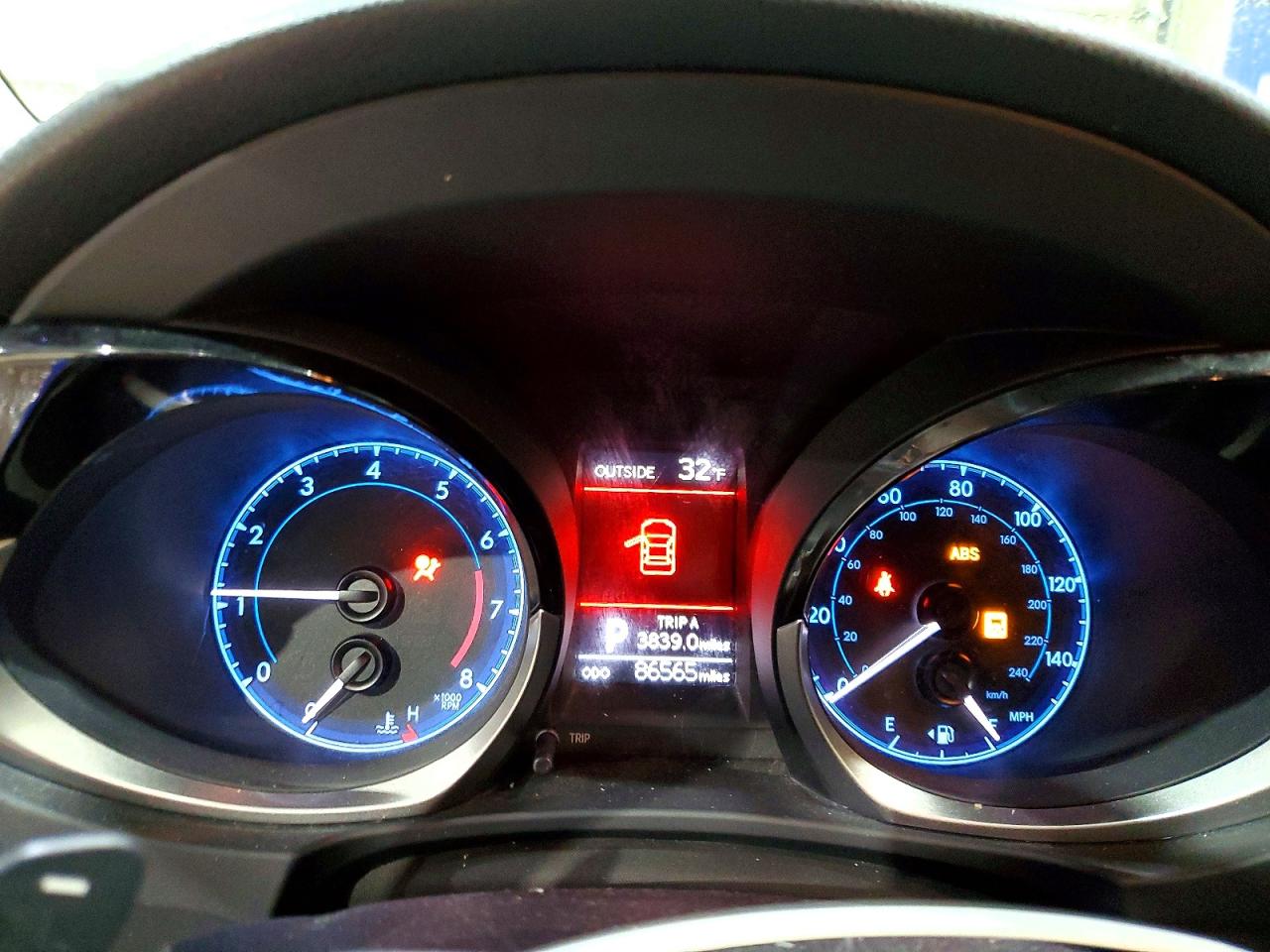 2016 TOYOTA COROLLA S PLUS photo 25