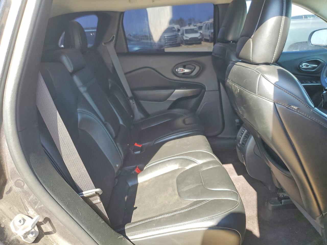 2019 JEEP CHEROKEE LATITUDE PLUS photo 19