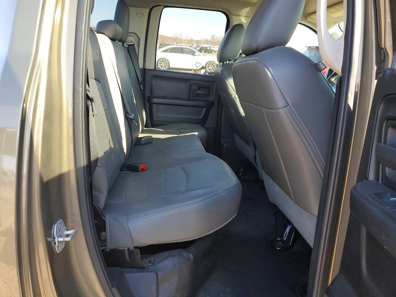 2015 RAM 1500 ST photo 10