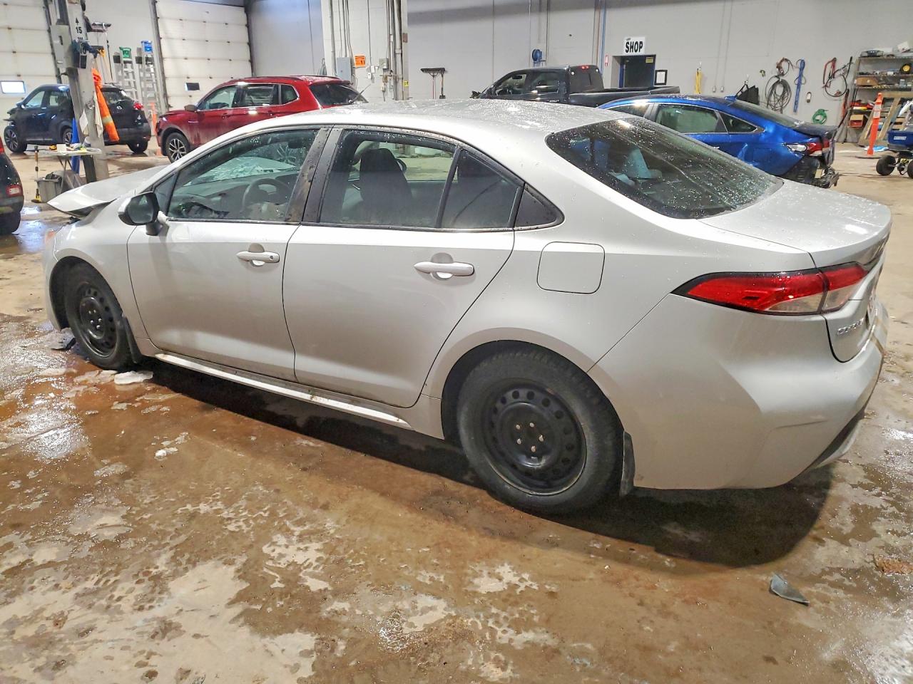 2020 TOYOTA COROLLA LE photo 2