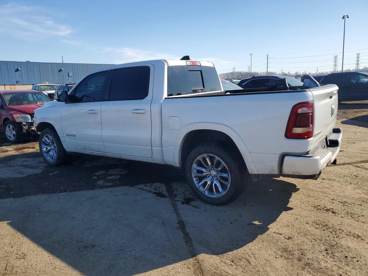 2019 RAM 1500 LARAMIE photo 3